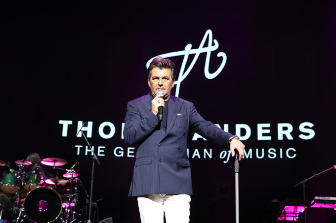 Thủ lĩnh Modern Talking khiến 4.000 khán giả nhún nhảy không ngừng